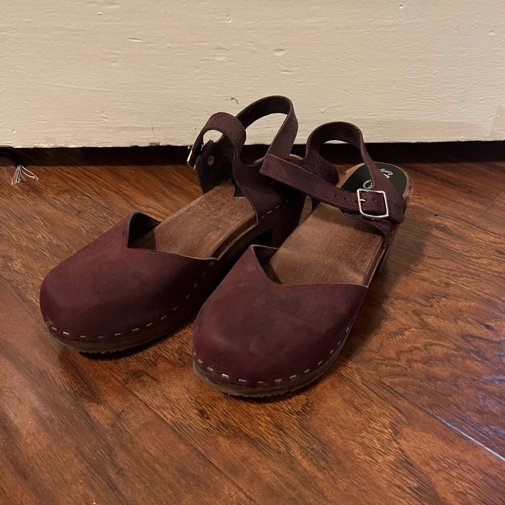 Purple leather Sandgren sandals size 40